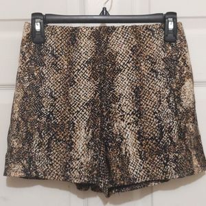 Wearever Snakeskin print shorts Sz Medium